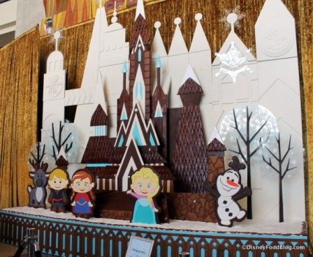 Contemporary-Resort-Gingerbread-Frozen-Display-34-600x493